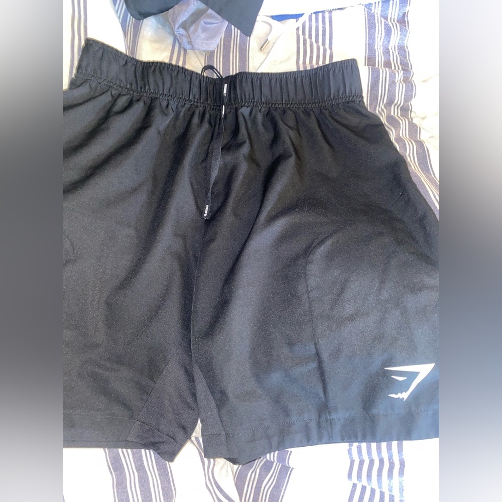 Men’s gymshark 7 inch inseam black workout shorts, barely worn